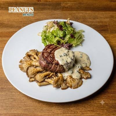 PEANUTS  İMZA YEMEKLER