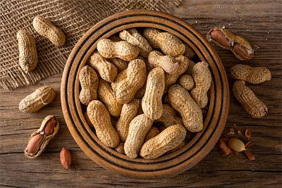 PEANUTS